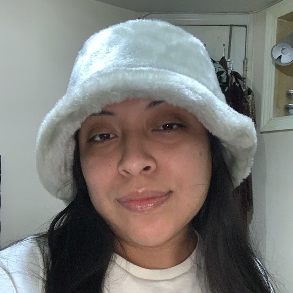 Fur hat - Picture 2 of 2